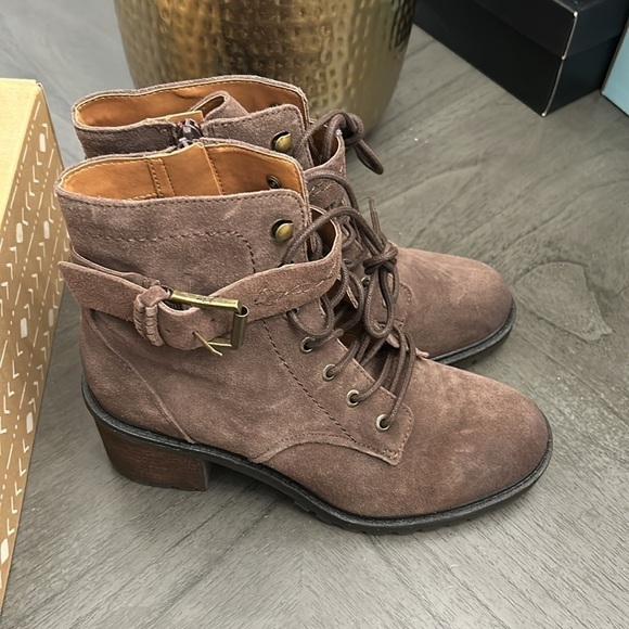 ZODIAC Women's Gemma Lace-up Heeled Combat Booties - Picture 5 of 7